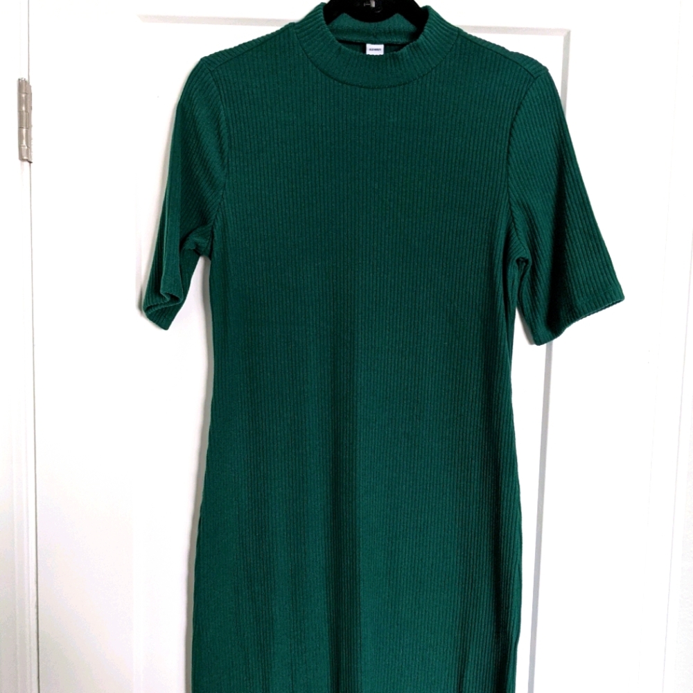 Emerald green ribbed midi dress